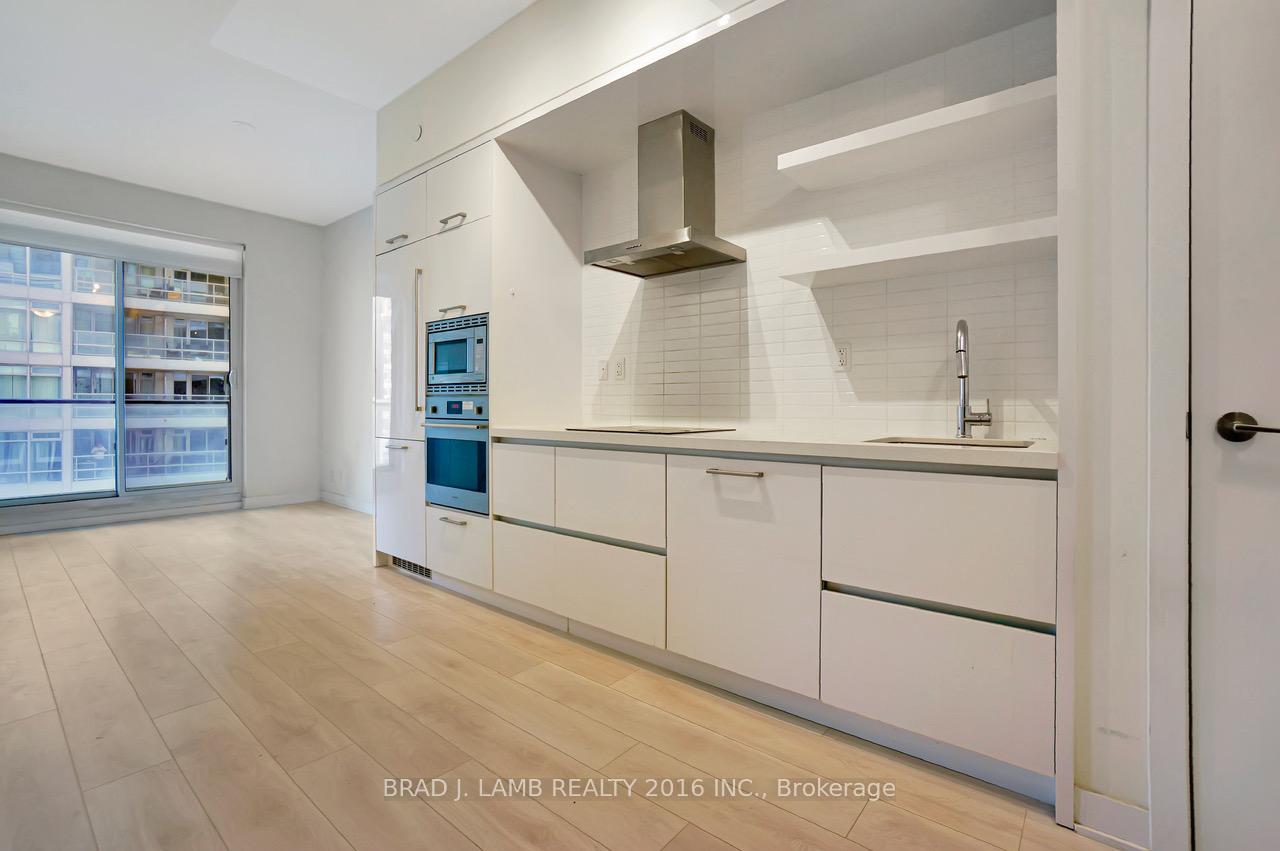 2221-yonge-street-toronto-ontario-c13098944
