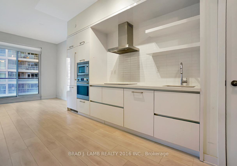 2221-yonge-street-toronto-ontario-c13098944