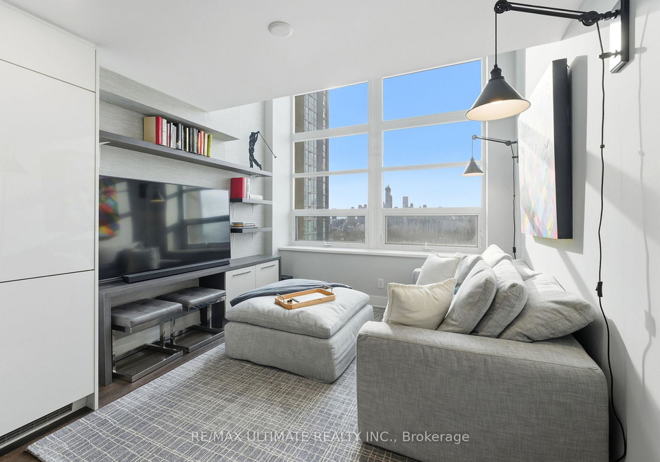 111-st-clair-avenue-w-toronto-ontario-c13099034