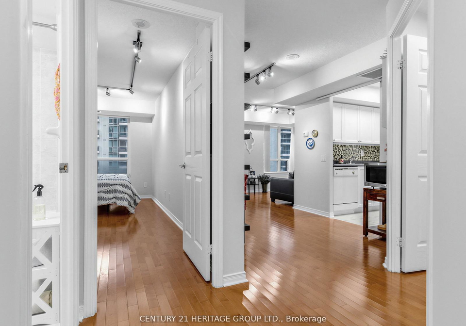 155-beecroft-road-toronto-ontario-c13099252