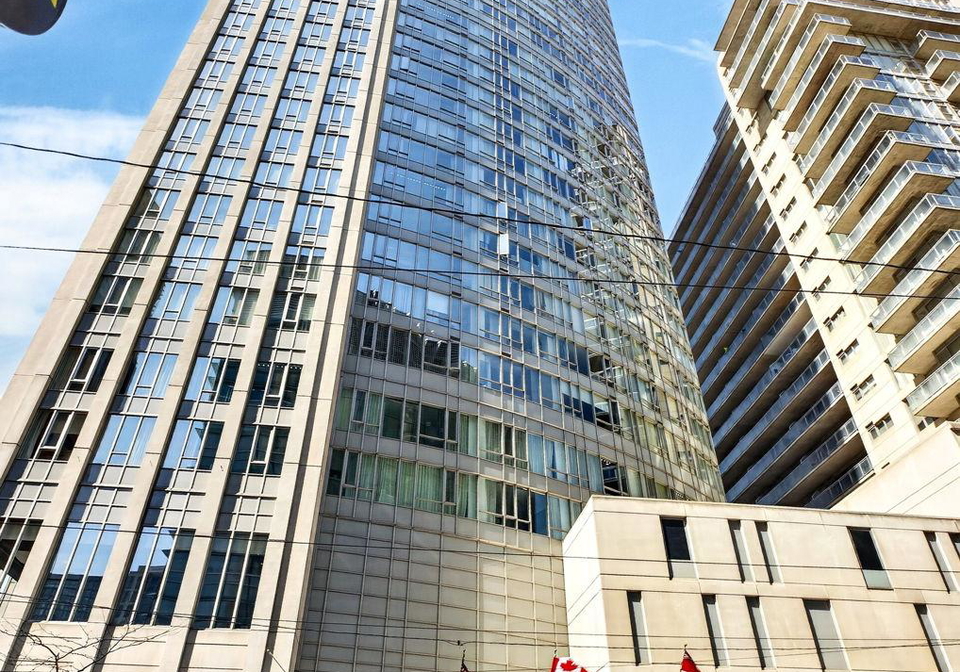 200-victoria-street-toronto-ontario-c13099304