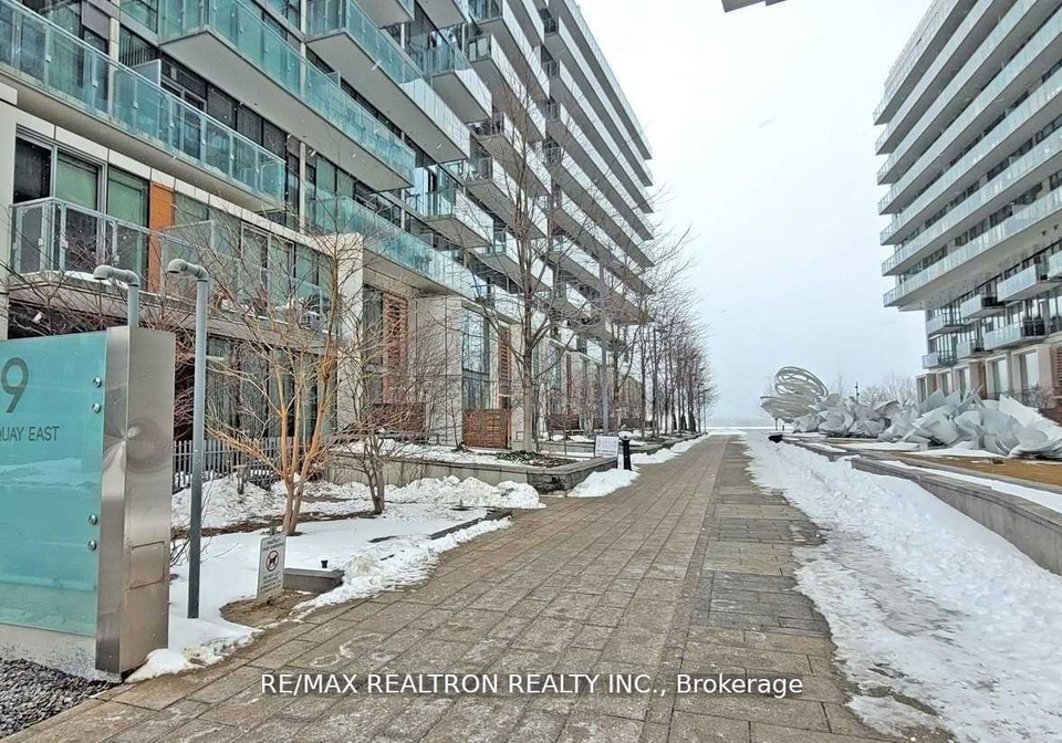 39-queens-quay-e-toronto-ontario-c13099428