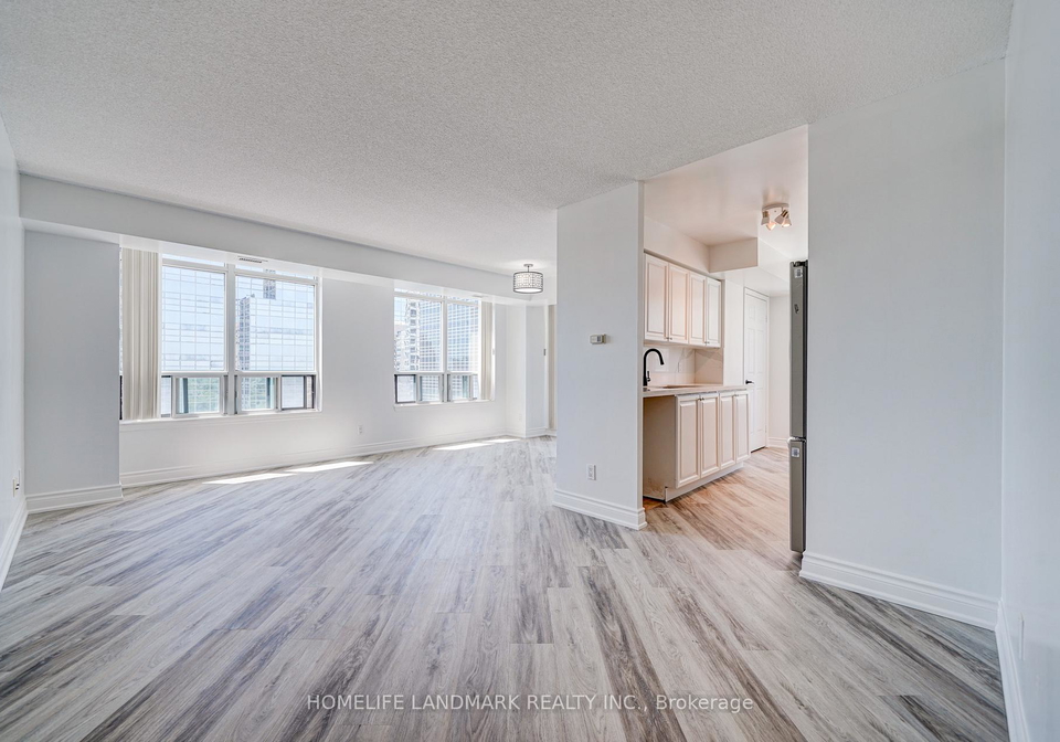 8-hillcrest-avenue-north-york-ontario-c13099504