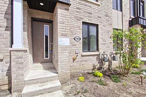 7-case-ootes-drive-north-york-ontario-c13099578