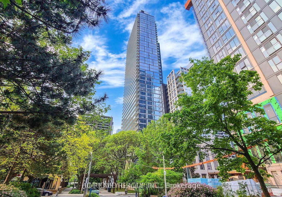 1-gloucester-street-toronto-ontario-c13099584