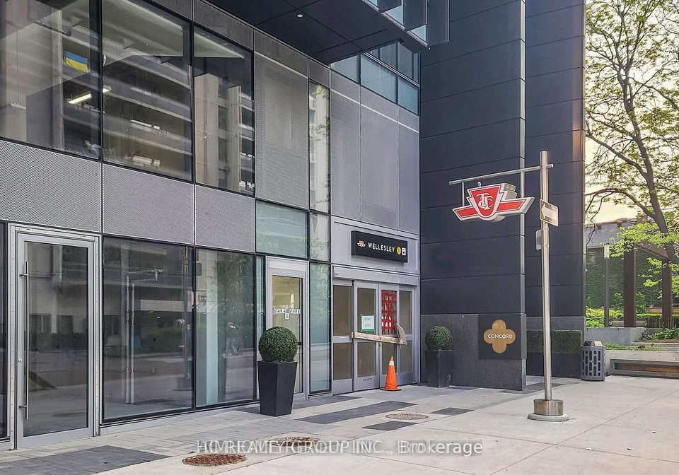 1-gloucester-street-toronto-ontario-c13099584
