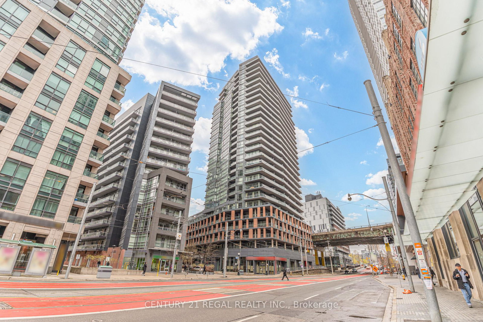 20-bruyeres-mews-toronto-ontario-c13099618