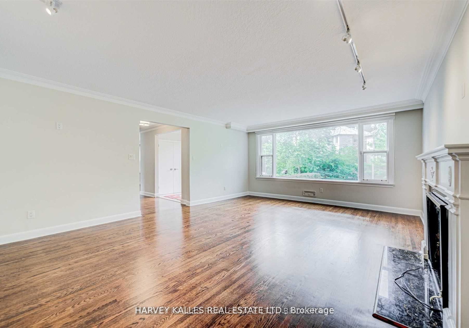 209-lytton-boulevard-toronto-ontario-c13099682