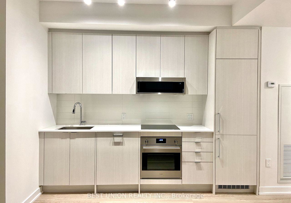 250-lawrence-avenue-w-toronto-ontario-c13100100