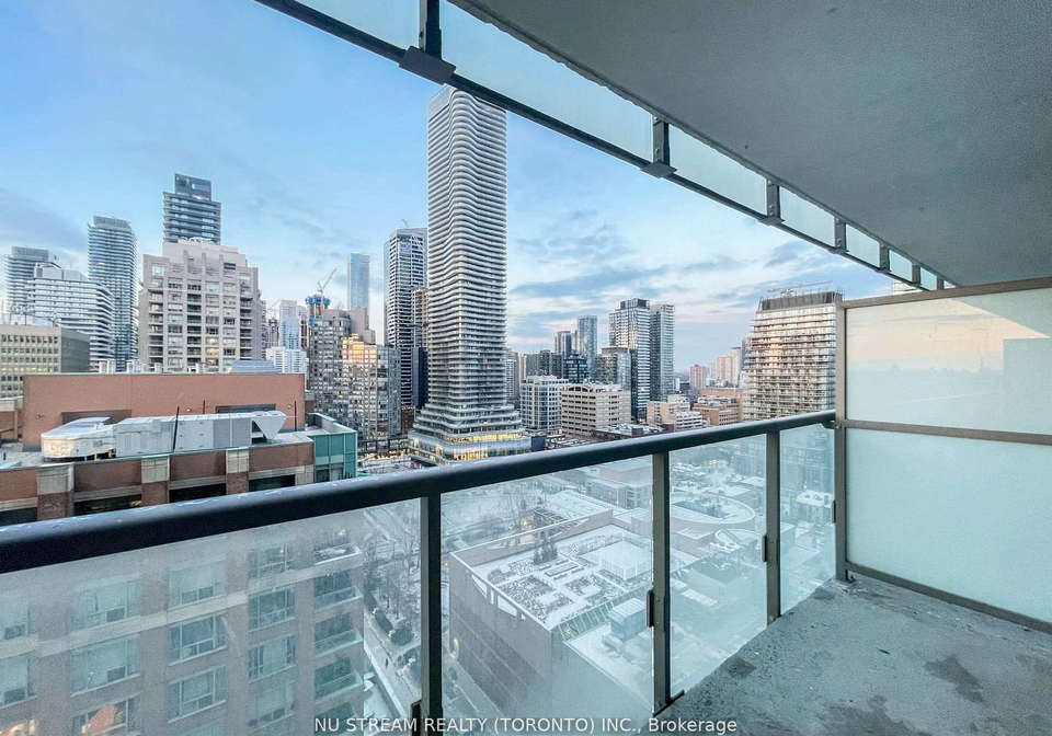 37-grosvenor-street-toronto-ontario-c13100116