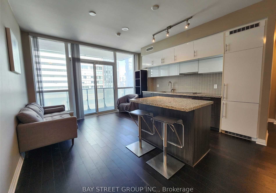 8-mercer-street-toronto-ontario-c13100476