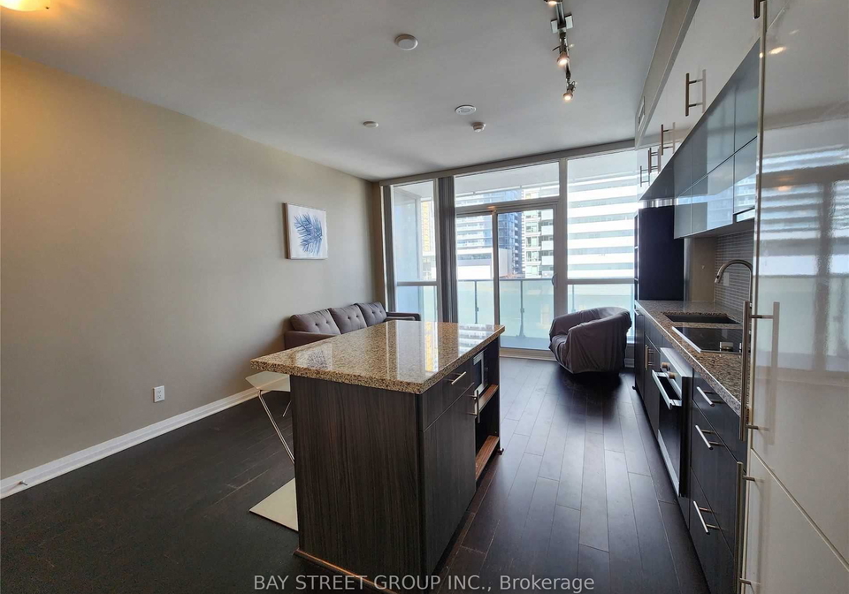 8-mercer-street-toronto-ontario-c13100476