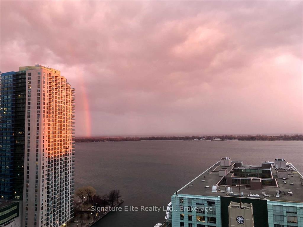 208-queens-quay-w-toronto-ontario-c13100678