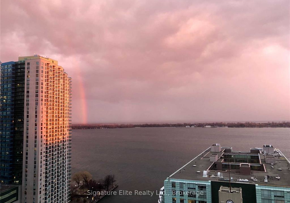208-queens-quay-w-toronto-ontario-c13100678