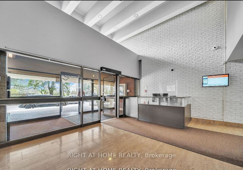 260-w-260-seneca-hill-drive-w-north-york-ontario-c13100782