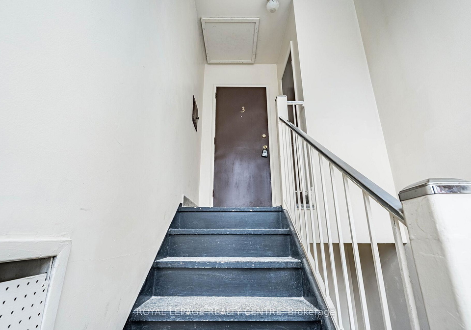 339-sheppard-avenue-e-north-york-ontario-c13100958