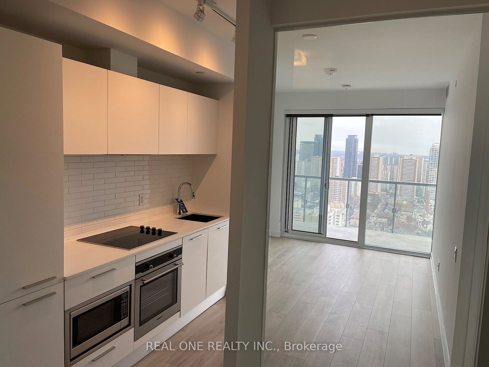 3-gloucester-street-toronto-ontario-c13101072