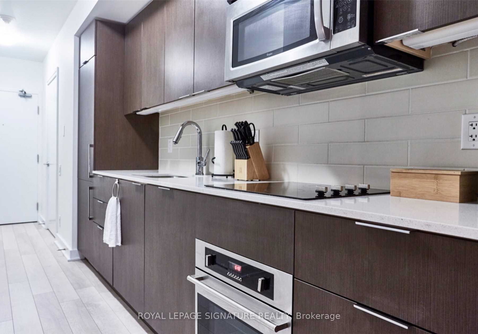 5-hanna-avenue-toronto-ontario-c13101078