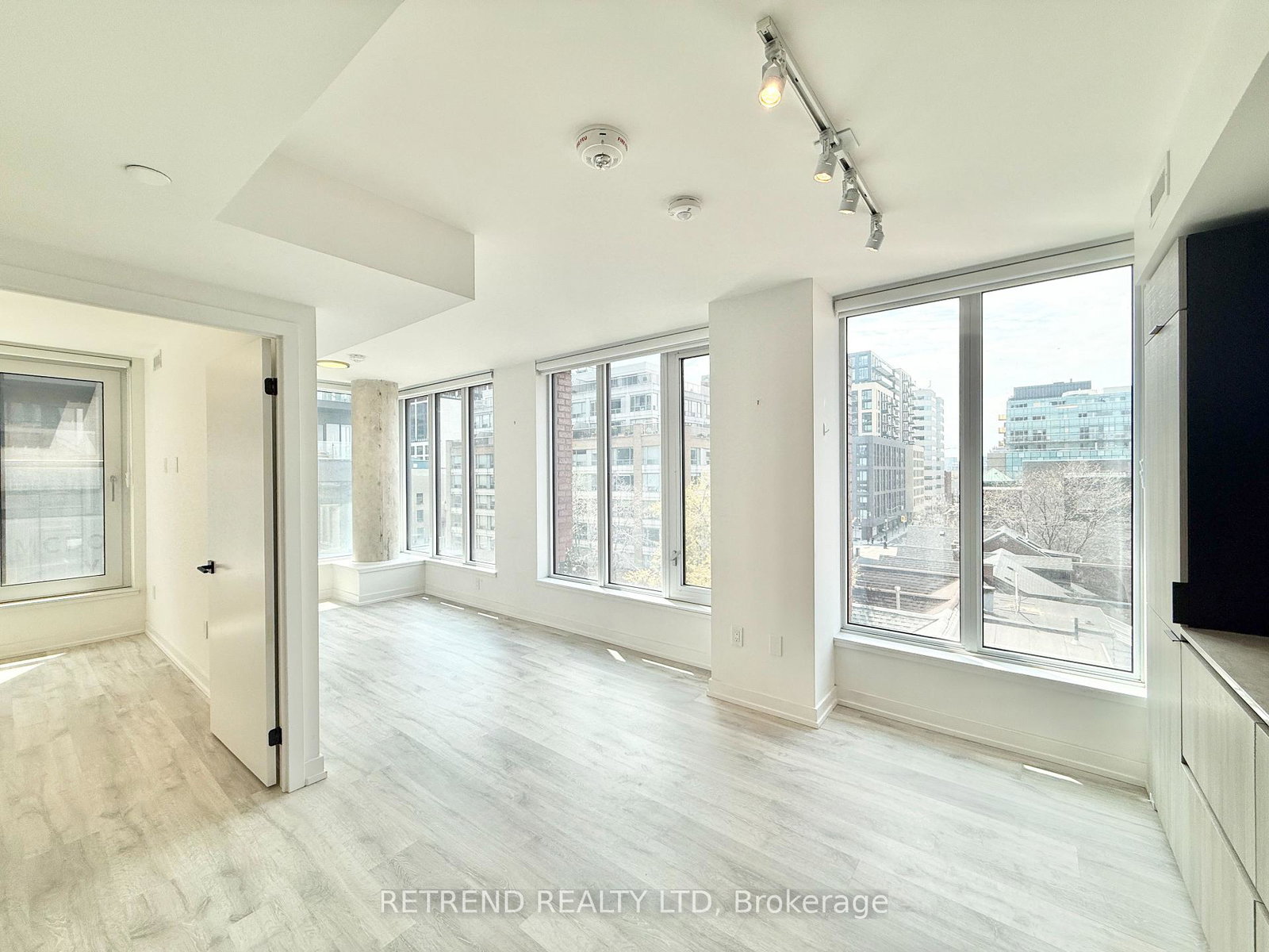 2-augusta-avenue-toronto-ontario-c13101510