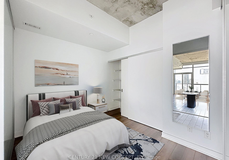 210-simcoe-street-toronto-ontario-c13102150