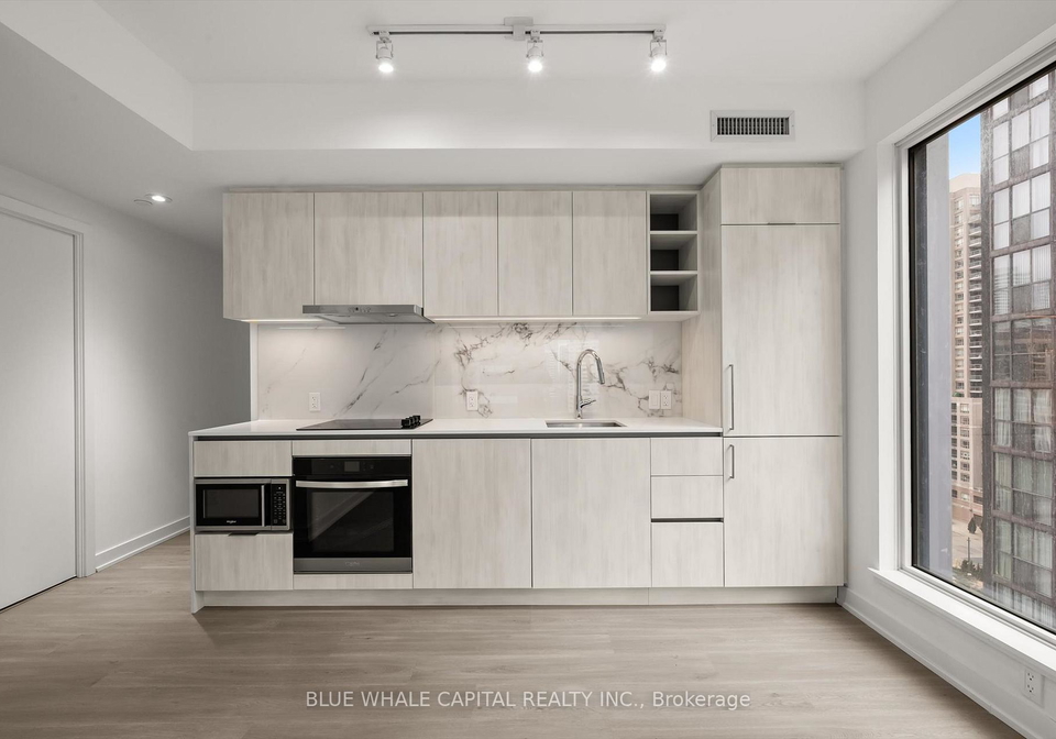 8-wellesley-street-w-toronto-ontario-c13102170