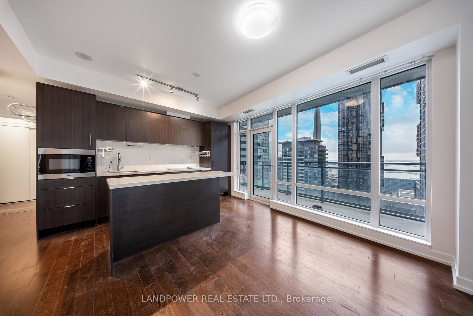 21-widmer-street-toronto-ontario-c13102494