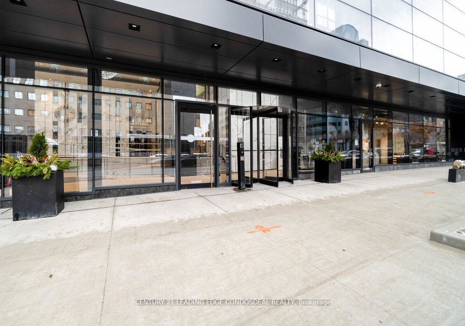 488-university-avenue-toronto-ontario-c13102540