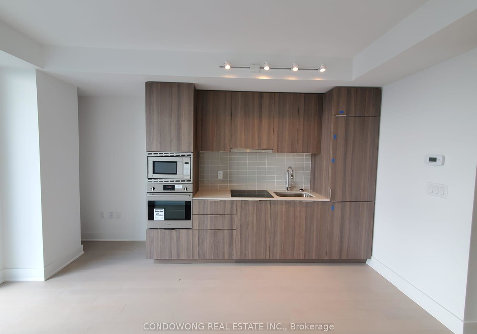 955-bay-street-toronto-ontario-c13102706