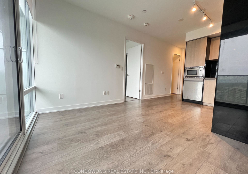 501-yonge-street-toronto-ontario-c13102920