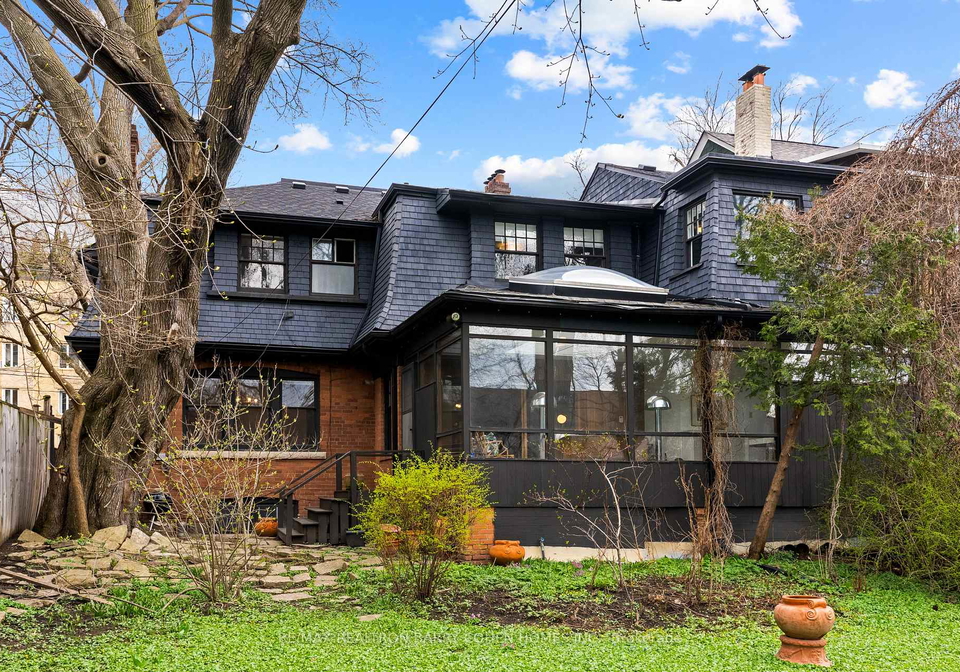 147-farnham-avenue-toronto-ontario-c13102948