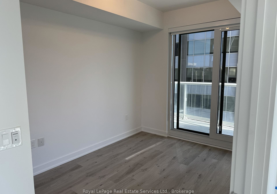 230-simcoe-street-toronto-ontario-c13103160