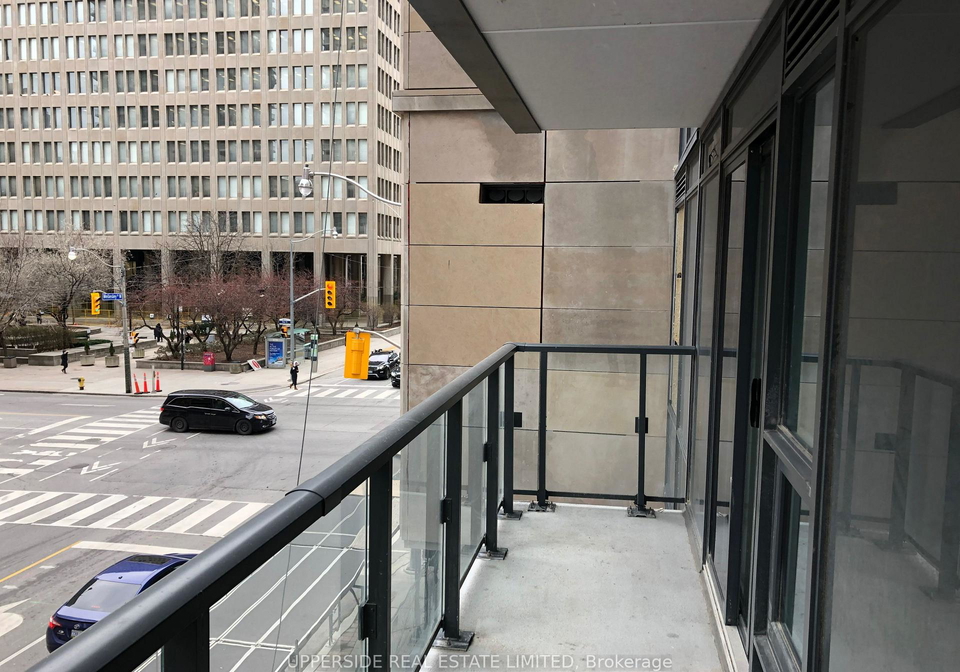 955-bay-street-toronto-ontario-c13103730