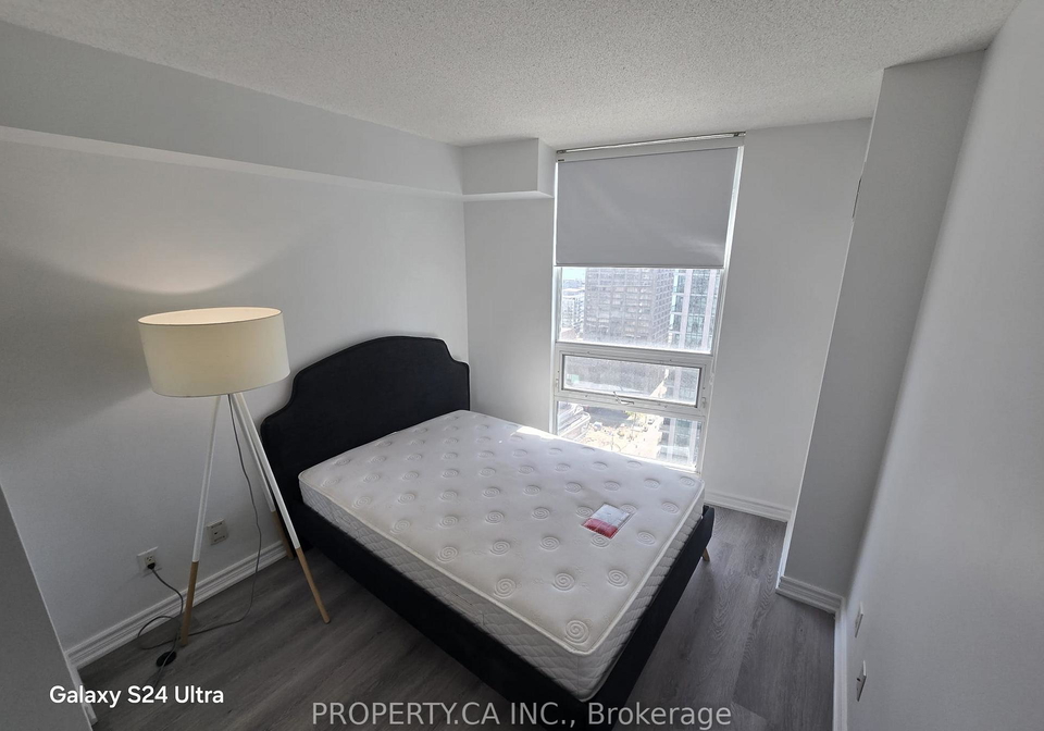 18-yonge-street-toronto-ontario-c13104344