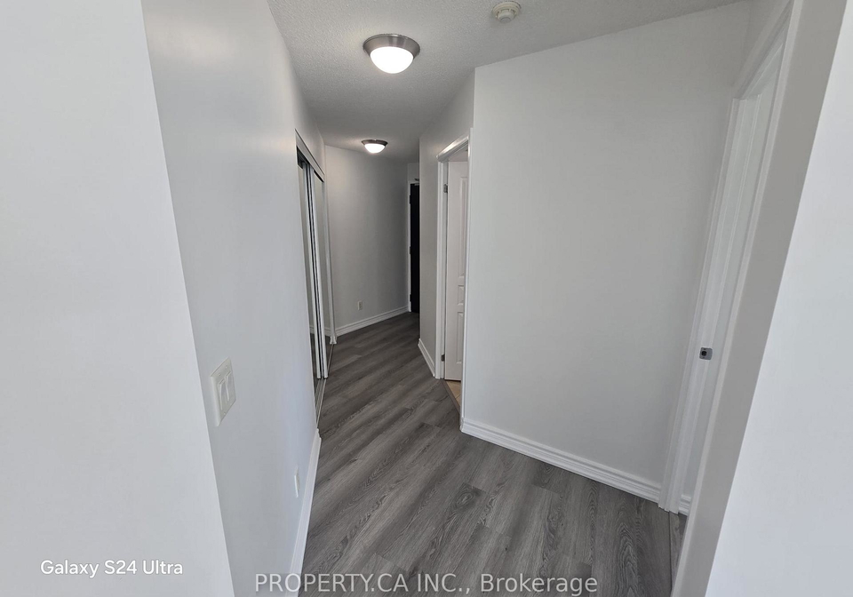18-yonge-street-toronto-ontario-c13104344