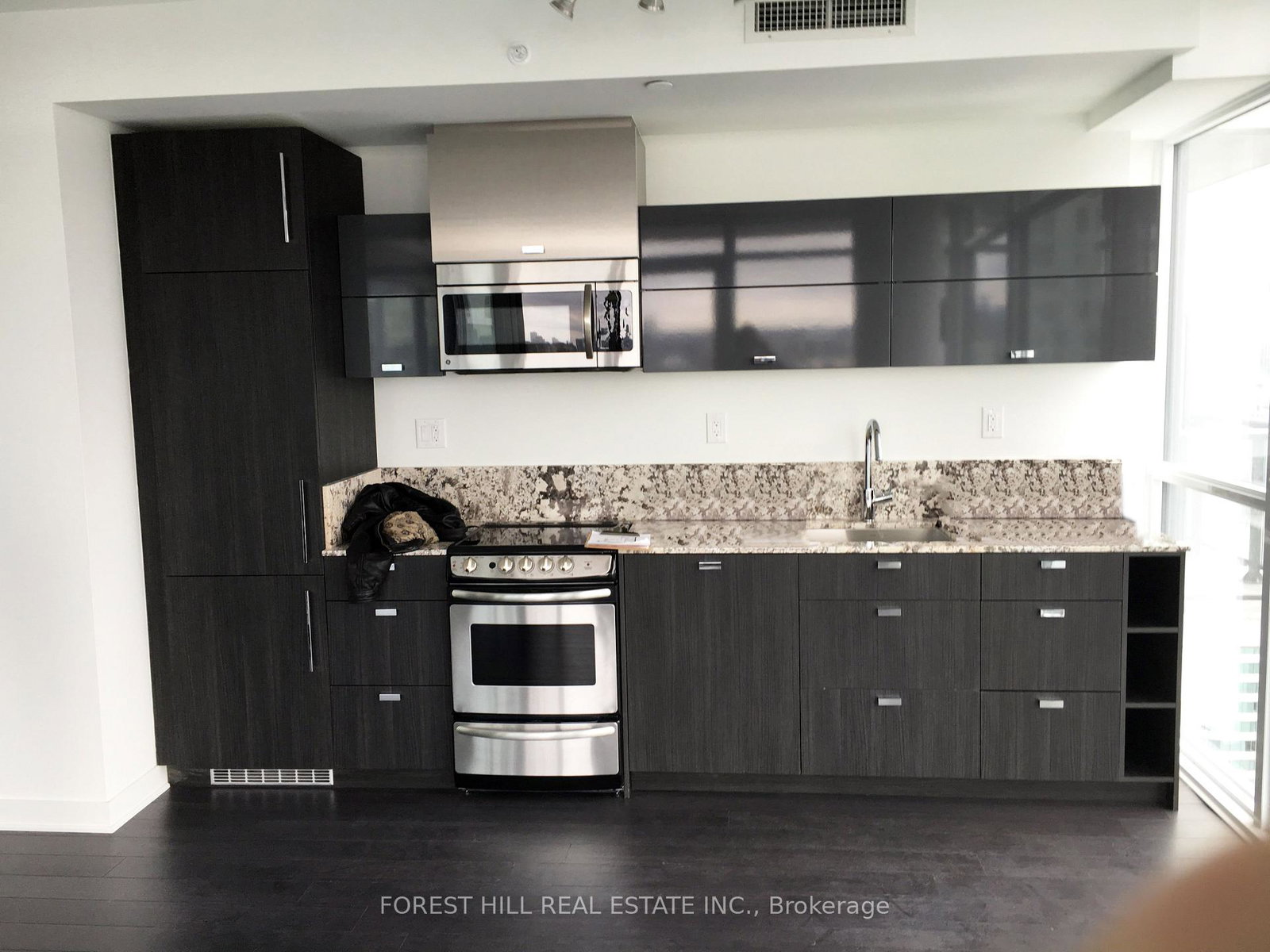 290-adelaide-street-w-toronto-ontario-c13104642