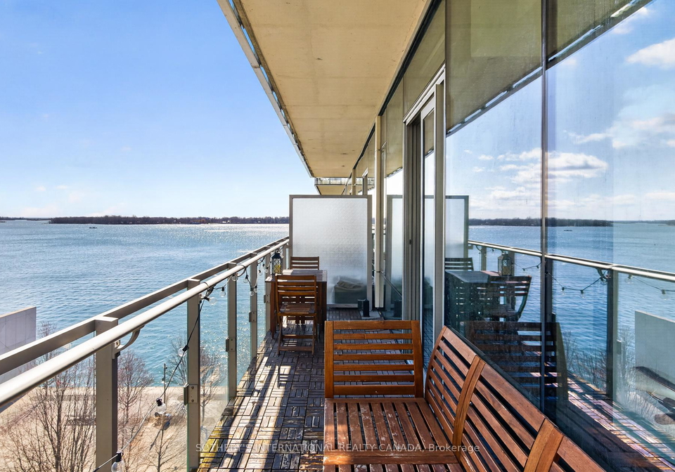 39-queens-quay-e-toronto-ontario-c13105440