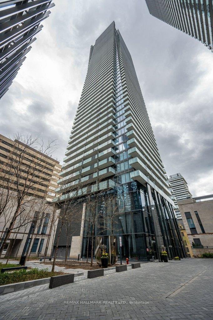 1080-bay-street-toronto-ontario-c13105920