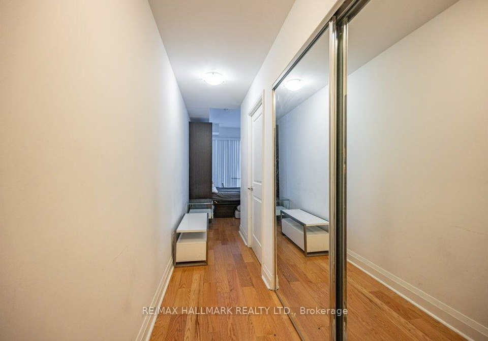 1080-bay-street-toronto-ontario-c13105920