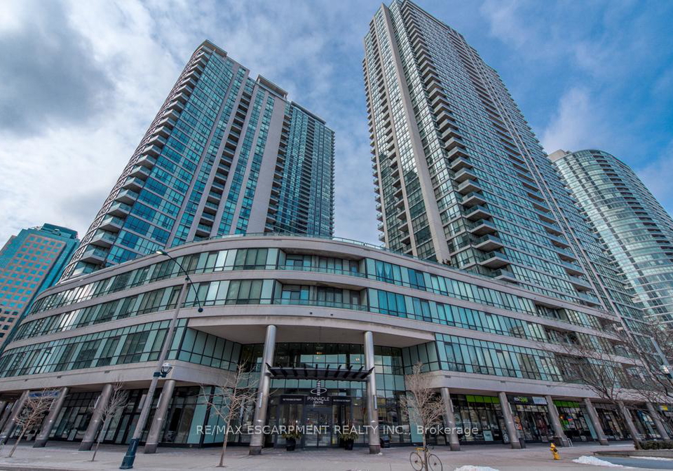 16-yonge-street-toronto-ontario-c13105966