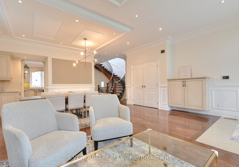 369-hollywood-main-avenue-north-york-ontario-c13106340