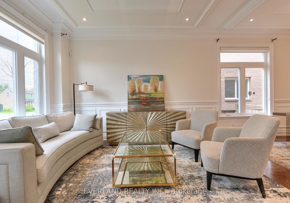 369-hollywood-main-avenue-north-york-ontario-c13106340