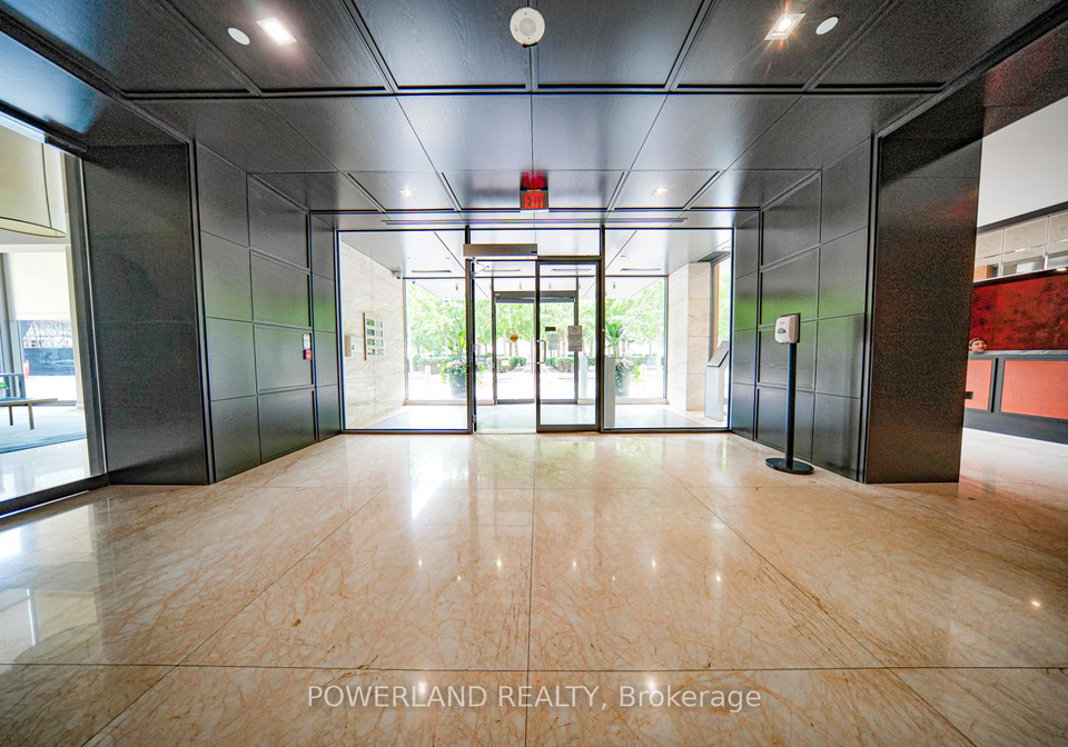 18-yorkville-avenue-toronto-ontario-c13106844