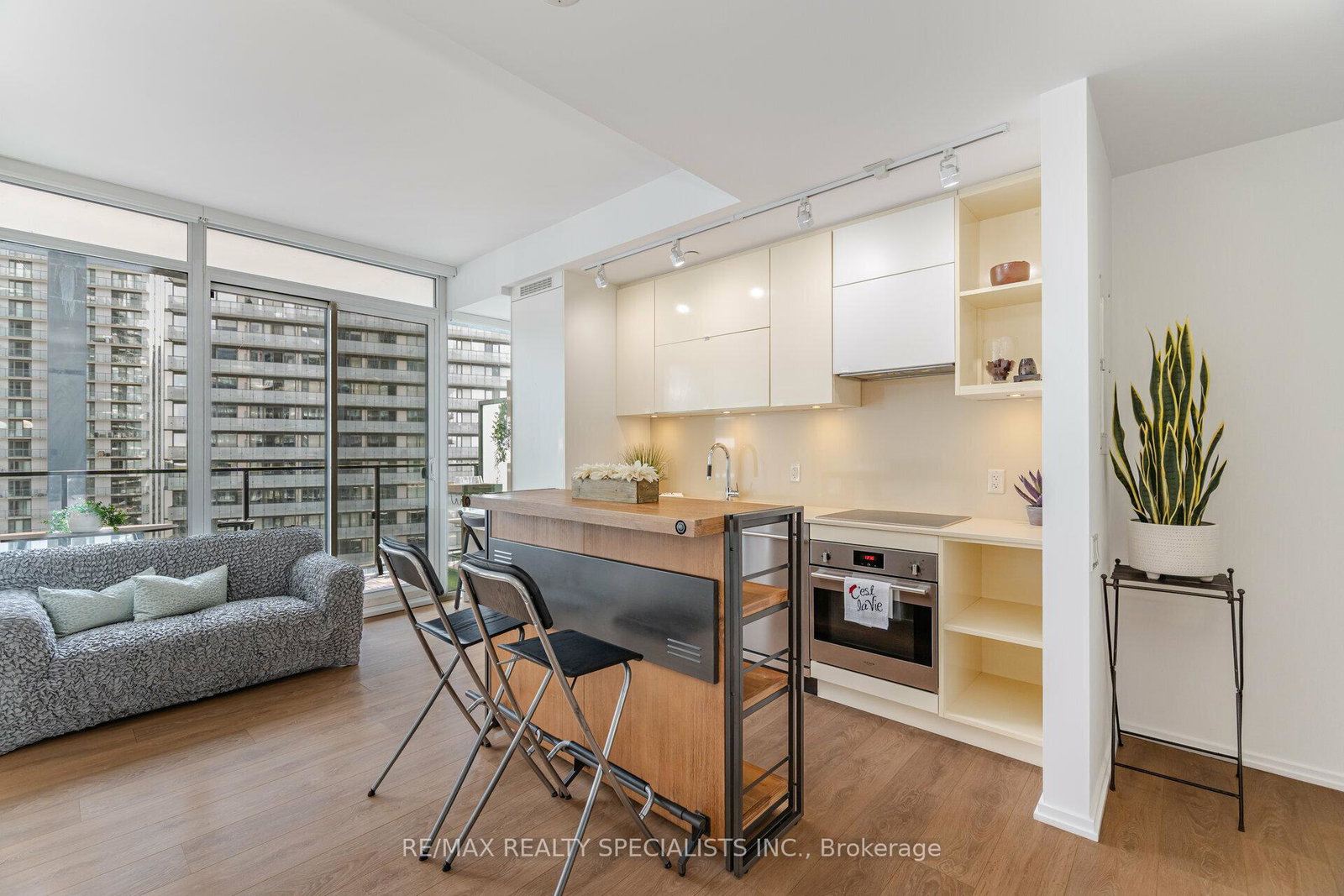125-peter-street-toronto-ontario-c13106850