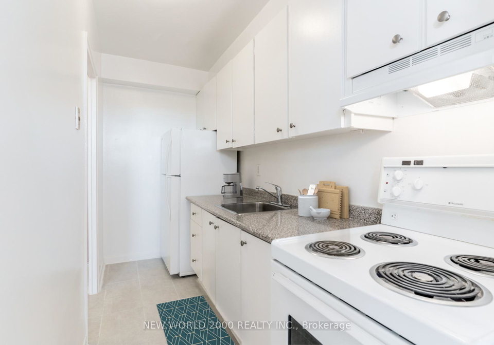 485-eglinton-avenue-e-toronto-ontario-c13107062
