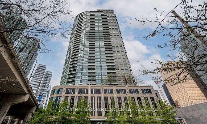 18-yonge-street-toronto-ontario-c13107432