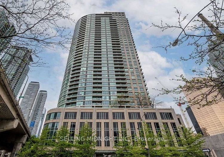 18-yonge-street-toronto-ontario-c13107432