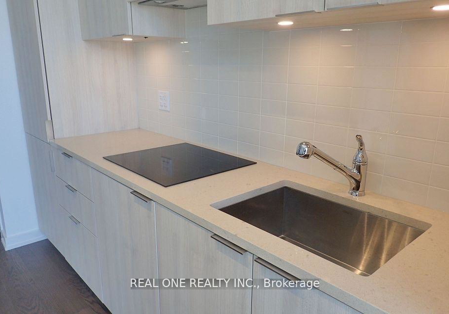 11-wellesley-street-w-toronto-ontario-c13107498