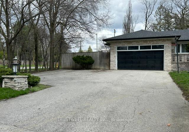 20-oxbow-road-north-york-ontario-c13107752