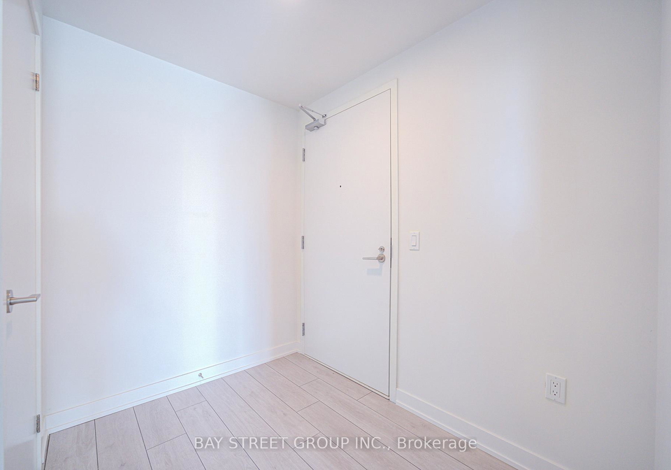 230-s-simcoe-street-toronto-ontario-c13107948