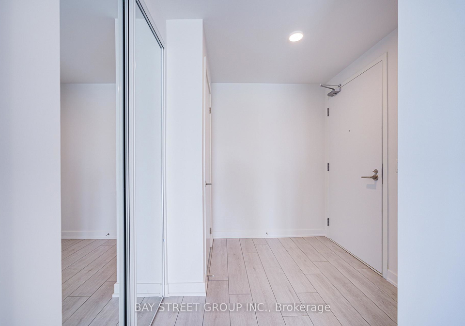 230-s-simcoe-street-toronto-ontario-c13107948
